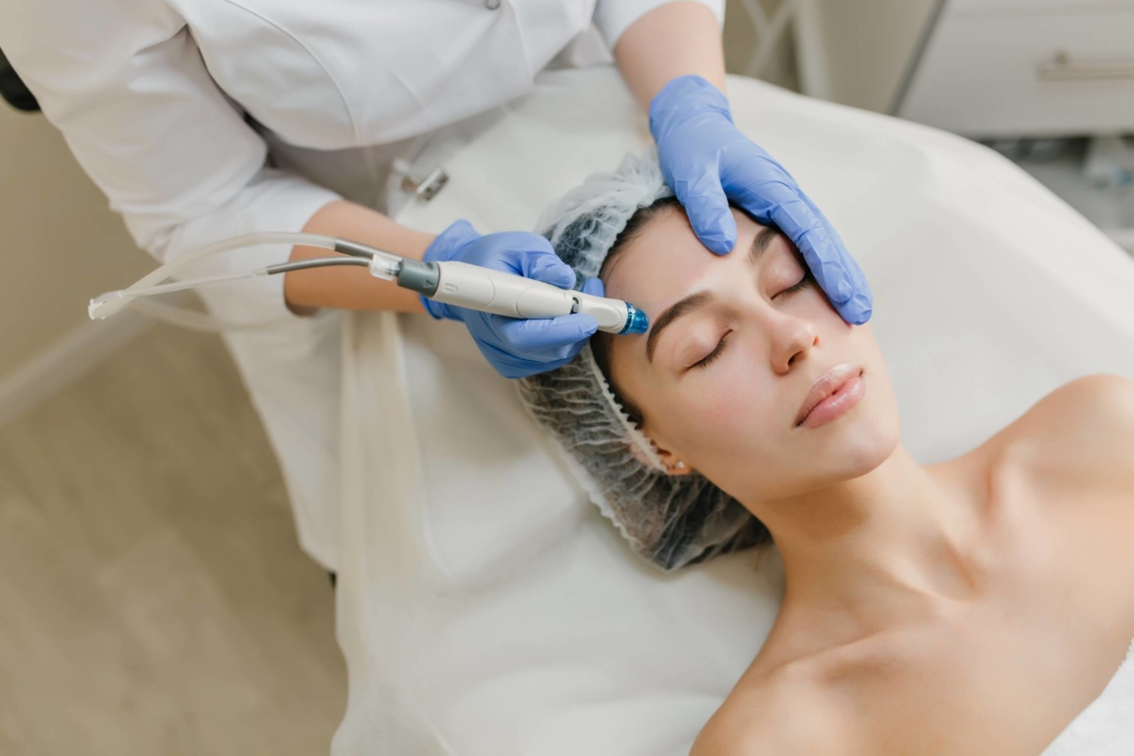 Аппаратная косметология. Гидропилинг HYDRAFACIAL. Аппаратная косметология гидропилинг. HYDRAFACIAL (гидродермабразия) аппарат. Вакуумный гидропилинг лица.